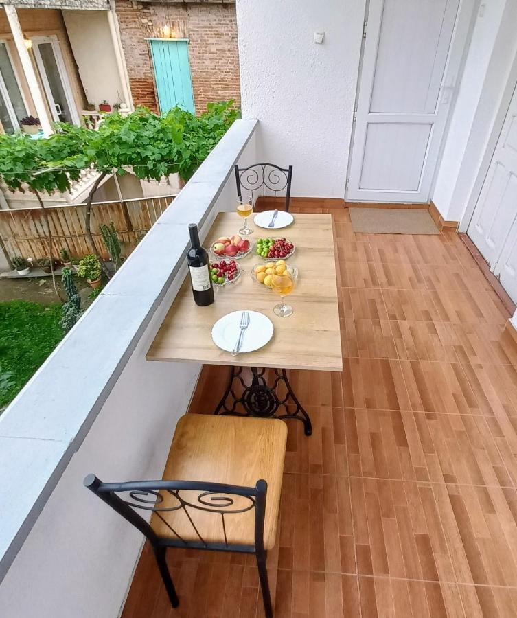 Aparthotel Rioni Кутаиси Екстериор снимка