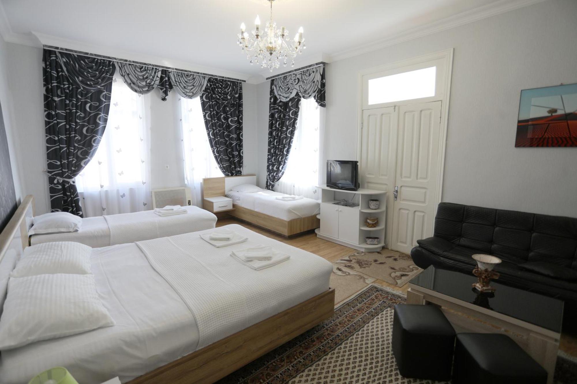 Aparthotel Rioni Кутаиси Екстериор снимка