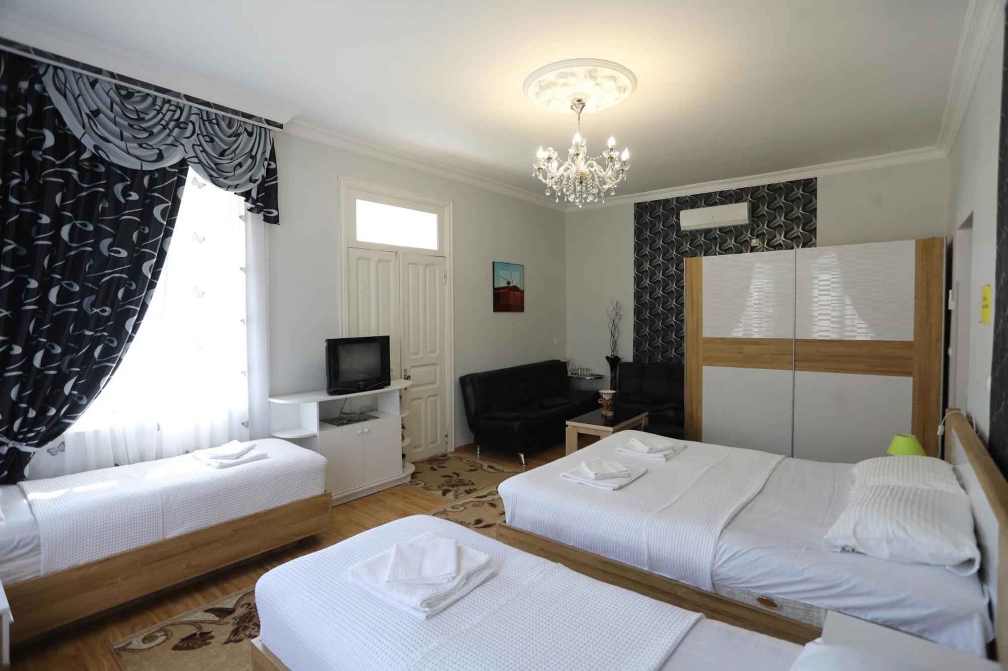 Aparthotel Rioni Кутаиси Екстериор снимка